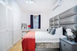 Leilighet – deluxe, terrasse | Sengetøy av topp kvalitet, memory foam-senger og individuelt dekorert