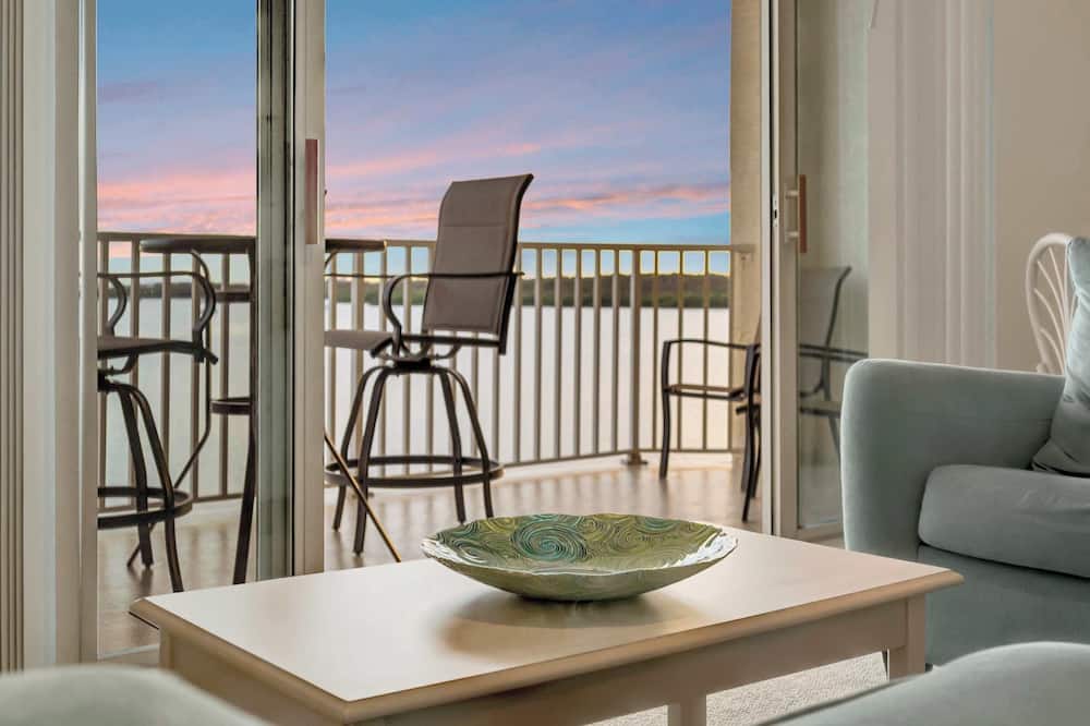 Bayview Sunsets Gym HOT TUB Pool BBQ RUM Bar