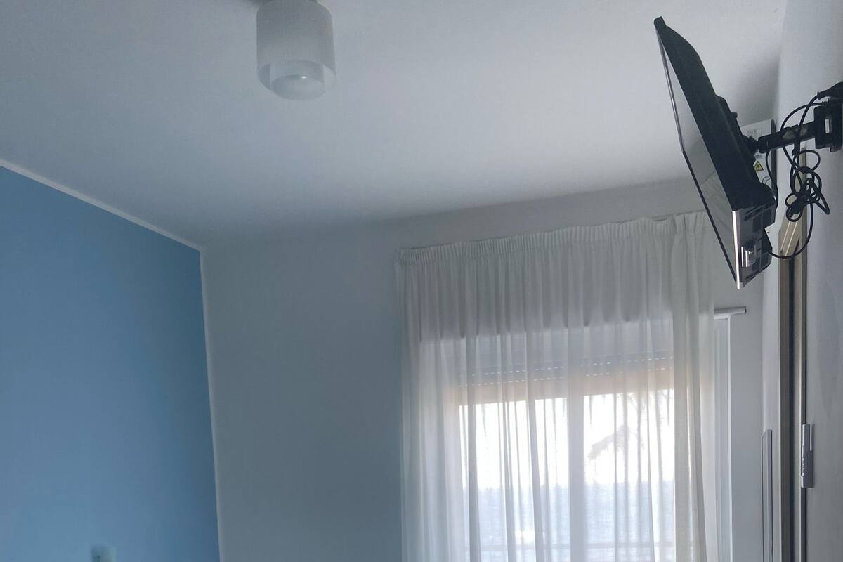 Quarto triplo clássico, sacada, vista para o mar | Cofres nos quartos, escrivaninha, espaço de trabalho para notebook
