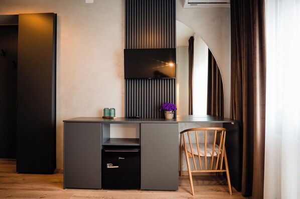 Comfort Studio, Balcony | Desk, free WiFi