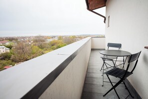 Classic Double Room, Balcony | Balcony - At Georges Stay & Fly (Otopeni)