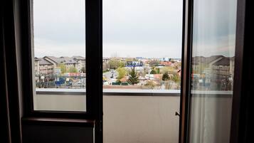 Estudio Confort, balcón | Escritorio y wifi gratis