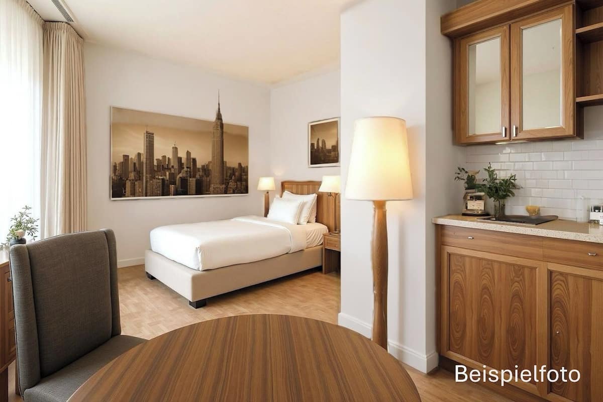 Yksilöllisesti sisustettu, yksilöllisesti kalustettu, työpöytä