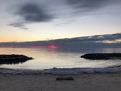 Spacious & charming 3-bedroom rancher in Ferry Park section of Rock Hall