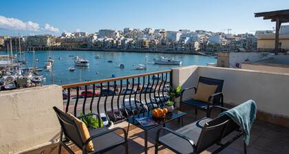 Melita Seafront guest house -Twin Room w ensuite and AC
