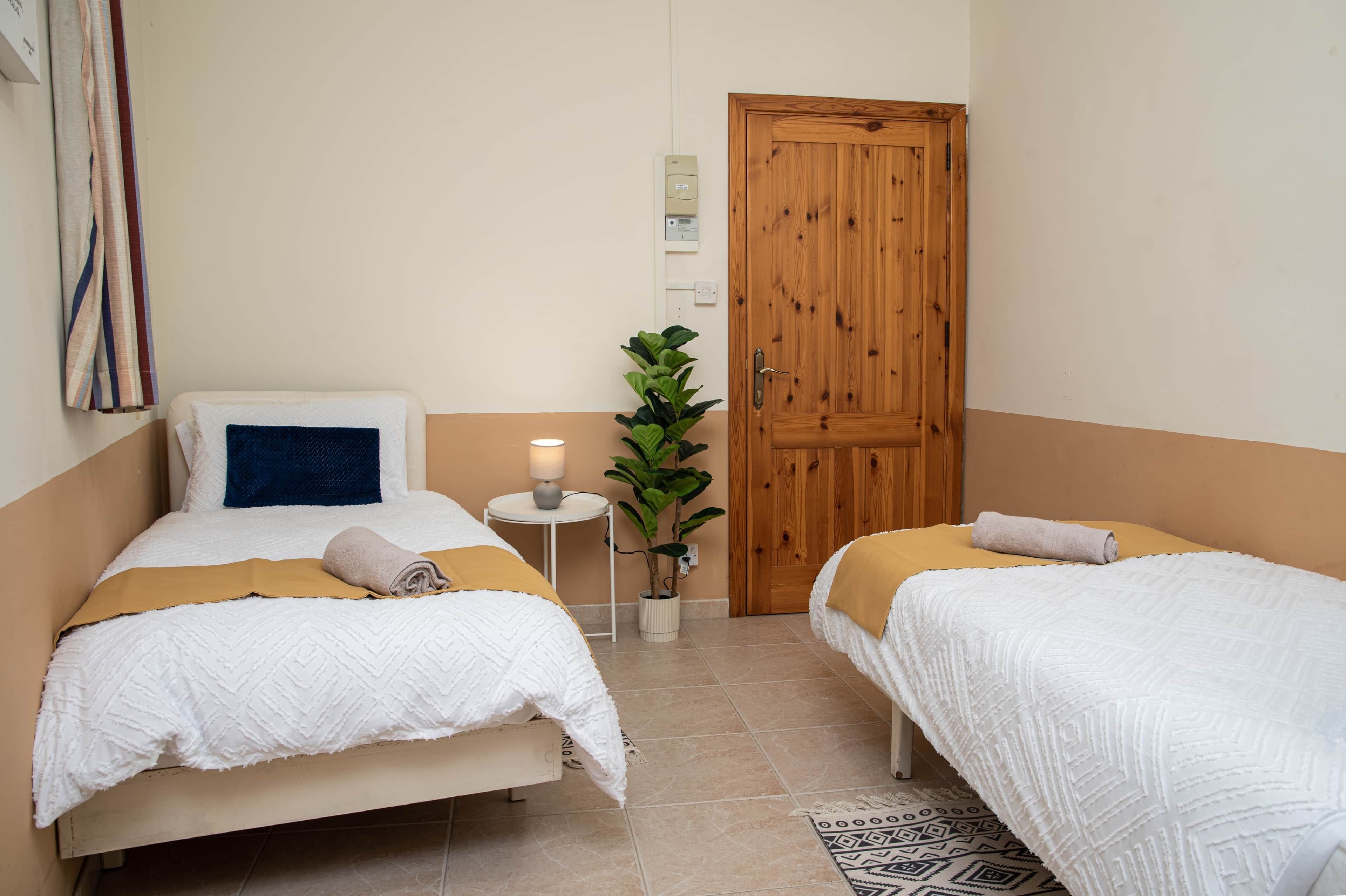 1 chambre, fer et planche à repasser, Wi-Fi, draps fournis