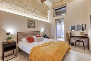 3 soverom, strykejern/-brett, wi-fi og sengetøy