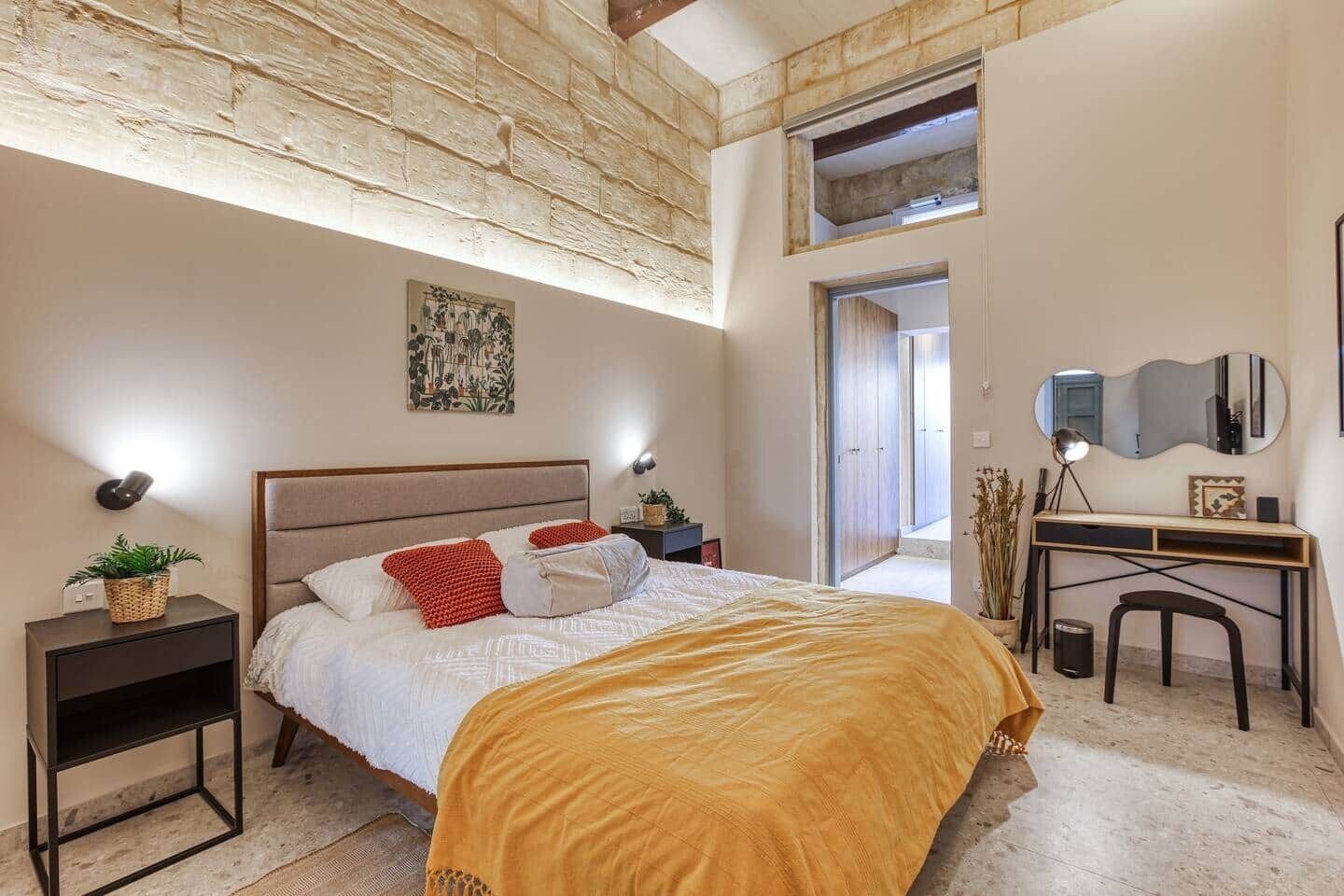 1 dormitori, planxa i posts de planxar, wifi i roba de llit 