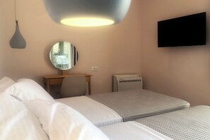 8 habitaciones, tabla de planchar con plancha y acceso a internet 