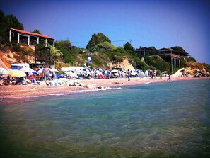 Una spiaggia nelle vicinanze