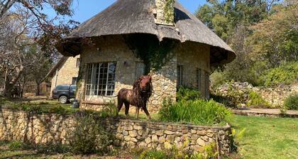 Beautiful Round Shaped Cottage - 2094