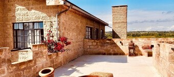 Eco 5 Bedroom 5 Bathroom Nanyuki Farm Villa - 2328