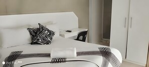 6 dormitorios, tabla de planchar con plancha, wifi y ropa de cama