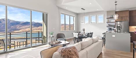 Téléviseur connecté, foyer, jeux vidéo