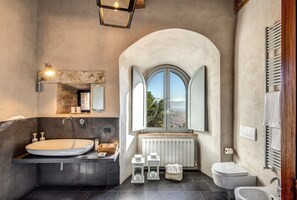 Apartment | Bathroom | Towels