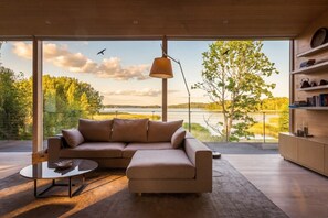 Fernseher, Kamin