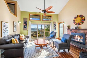 TV, fireplace, offices