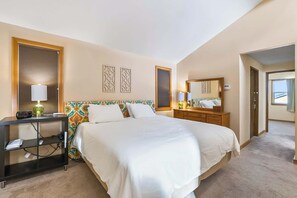 6 habitaciones, escritorio, wifi y ropa de cama 