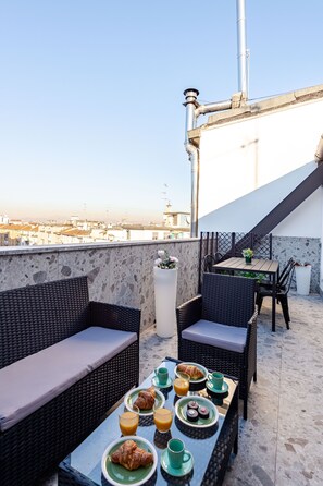 Luxury Apartment | Terrace/patio - Luxury Penthouse 2 Bedooms 2 Bathrooms (Milan)