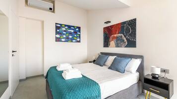 ์ค์ํธ, ์๋ด ์ ๋ง | ์ฑ
์, ๋ค๋ฆฌ๋ฏธ/๋ค๋ฆฌ๋ฏธํ, ๋ฌด๋ฃ WiFi, ์นจ๋ ์ํธ