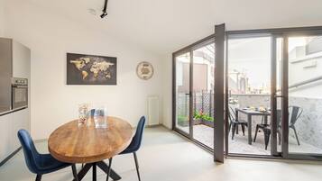 ์ค์ํธ, ์๋ด ์ ๋ง | ๊ฑฐ์ค ๊ณต๊ฐ