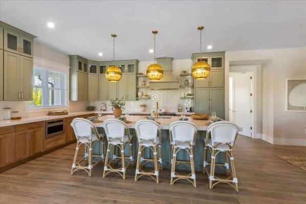 Fridge, microwave, oven, stovetop - NEW~Gorgeous! Arcade!~ Heated pool/spa~North End! (Anna Maria)