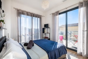 Silitysrauta/-lauta, Wi-Fi, vuodevaatteet