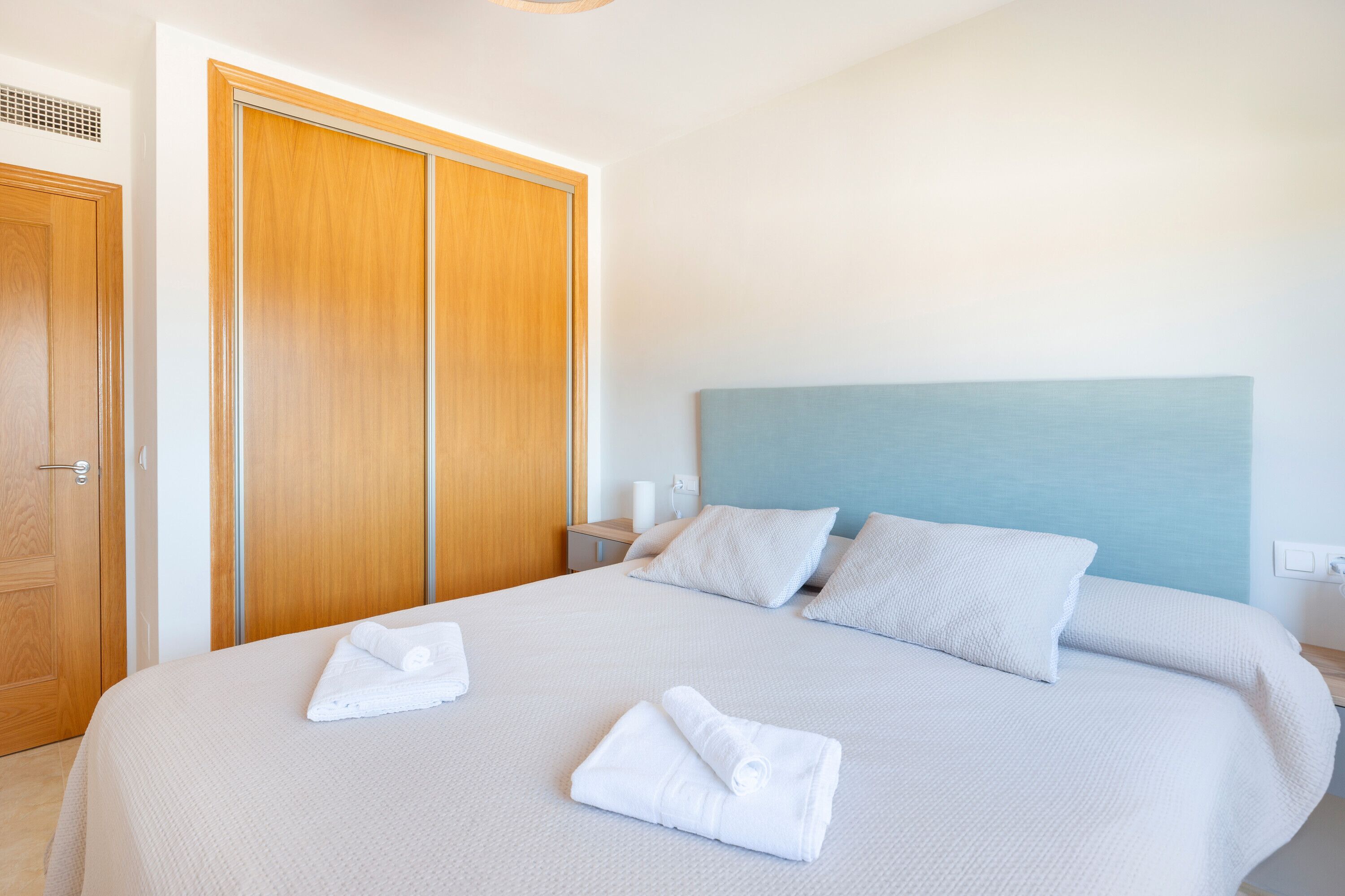 2 slaapkamers, een strijkplank/strijkijzer, wifi, beddengoed