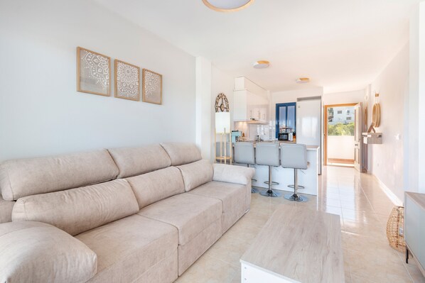 Table de tennis de table, chaîne hi-fi