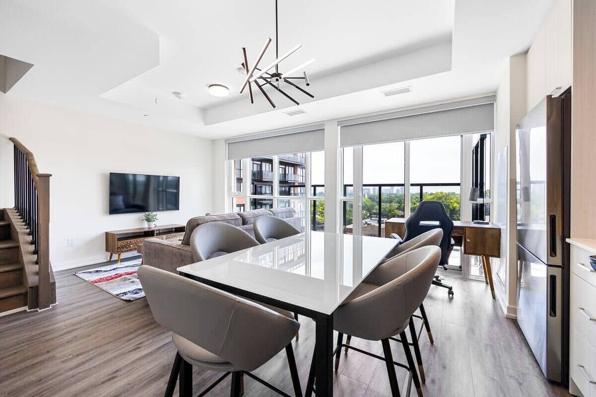 Appartement Affaires, 3 chambres, non-fumeur | Repas dans la chambre