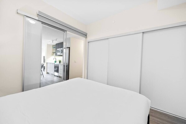 Residenza, non fumatori, vista città | Ferro/asse da stiro, Wi-Fi gratuito