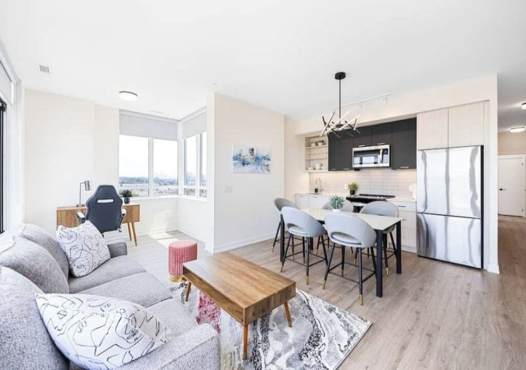 Appartement Élite, 3 chambres, 2 salles de bains | Coin séjour | TV connectée de 50 pouces avec chaînes numériques