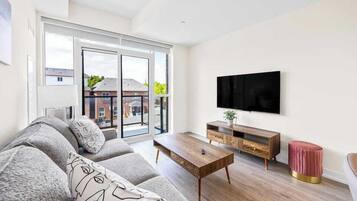 Townhome, Non Smoking, City View | Living area