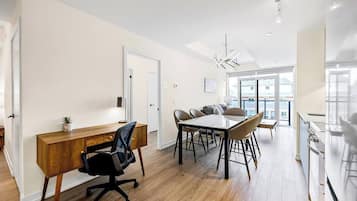 Townhome, Non Smoking, City View | Living area