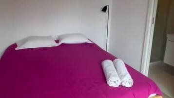 1 bedroom, iron/ironing board, internet, bed sheets