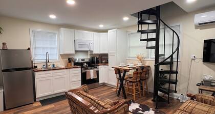 Cozy cabin perfect for a peaceful getaway that is still close to everything!