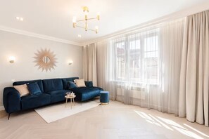 Living area - Renovated Toompea Castle Apartment w/Parliament Views — Walk Everywhere! (Tallinn)