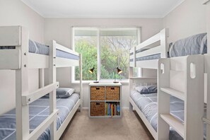 4 chambres, fer et planche à repasser, Wi-Fi, draps fournis