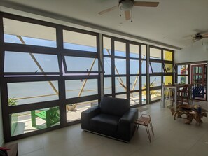 Living area - Aimee's Beach Escape (Nueva Gorgona)