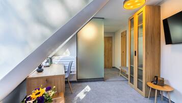 Caja de seguridad en la habitación, wifi gratis y ropa de cama