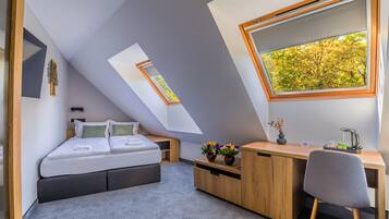 Caja de seguridad en la habitación, wifi gratis y ropa de cama