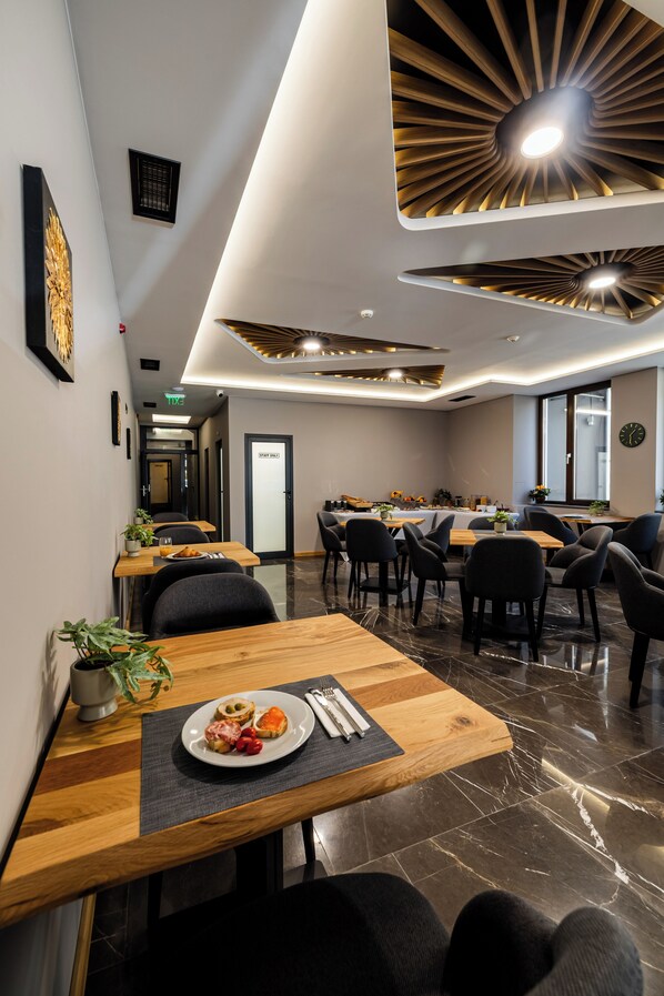 Dagelijks ontbijtbuffet (EUR 20 per persoon)