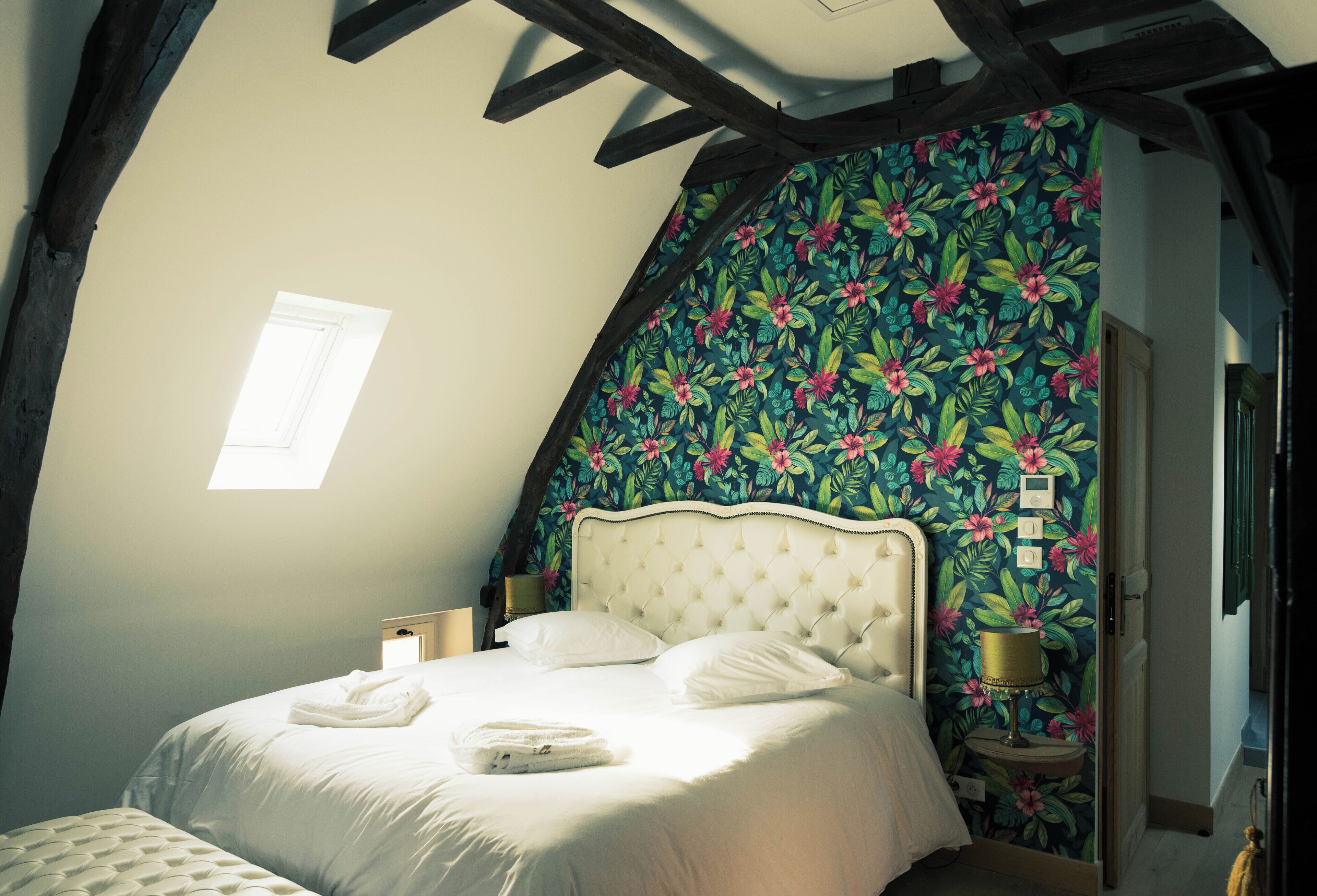 Deluxe Double Room, Non Smoking, Park View | In-room safe, soundproofing, iron/ironing board, free WiFi