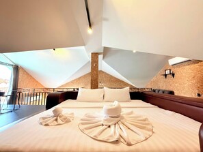 Villa, 4 Bedrooms, Smoking, Private Pool | 4 bedrooms - Mohana Pool Villa 4 Beds Near Walking Street PTY (Pattaya)