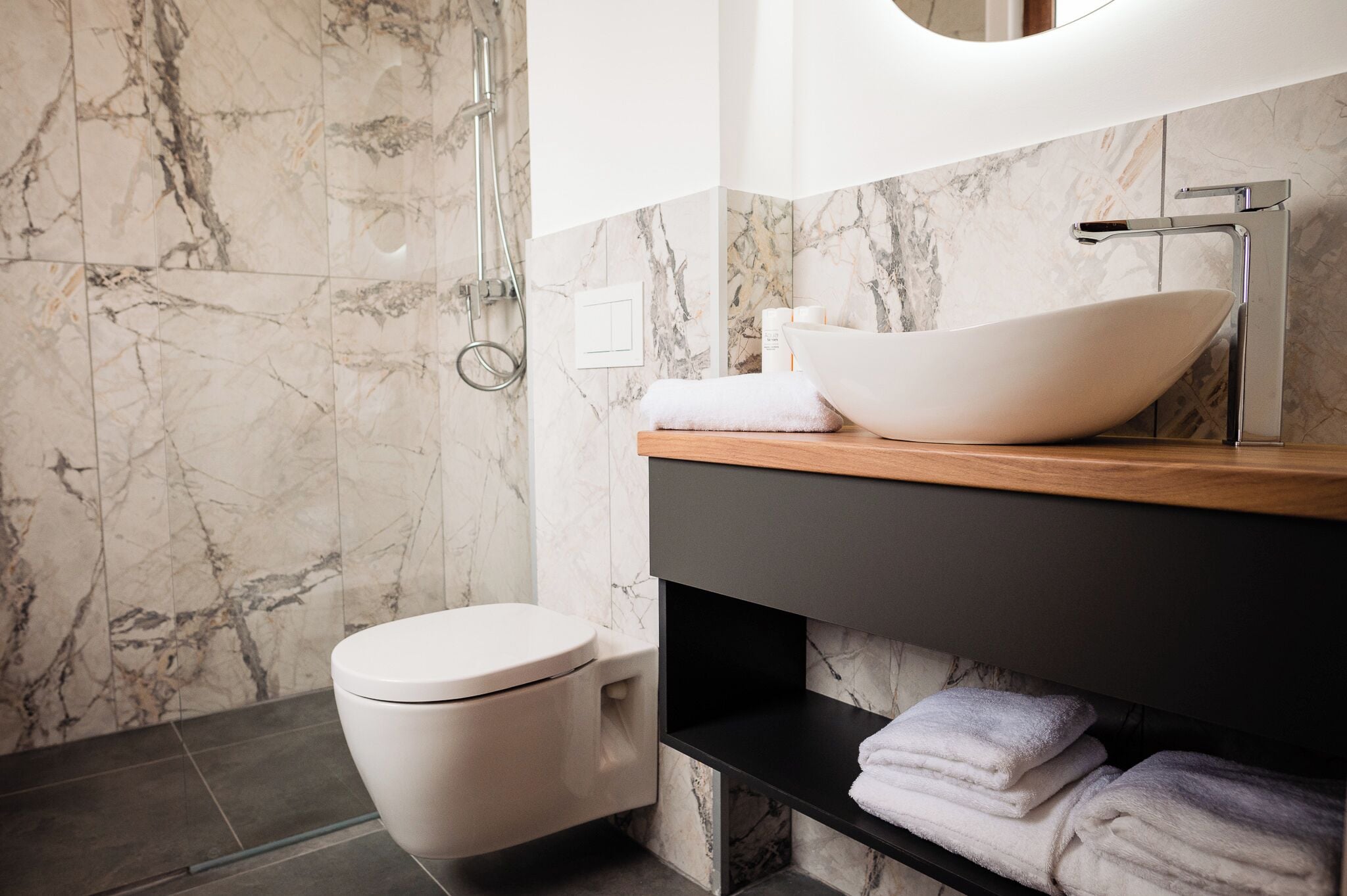 Comfort Studio, Balcony | Bathroom | Shower, hair dryer, towels, soap