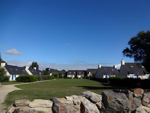 Property grounds - Holiday Home 'Résidence An Avel' with Sea View and Private Garden (Larmor Baden)