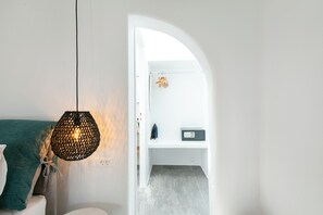 豪華套房, 陽台, 花園景觀 | 高級寢具、Select Comfort 床墊、客房內保險箱、熨斗/熨衣板