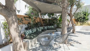 Classic Double Room, Balcony, Courtyard View | Terrace/patio