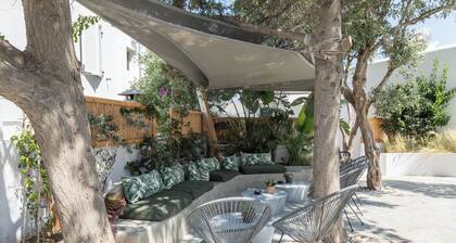 Mytheo Luxury Studios