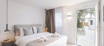 Mytheo Luxury Studios